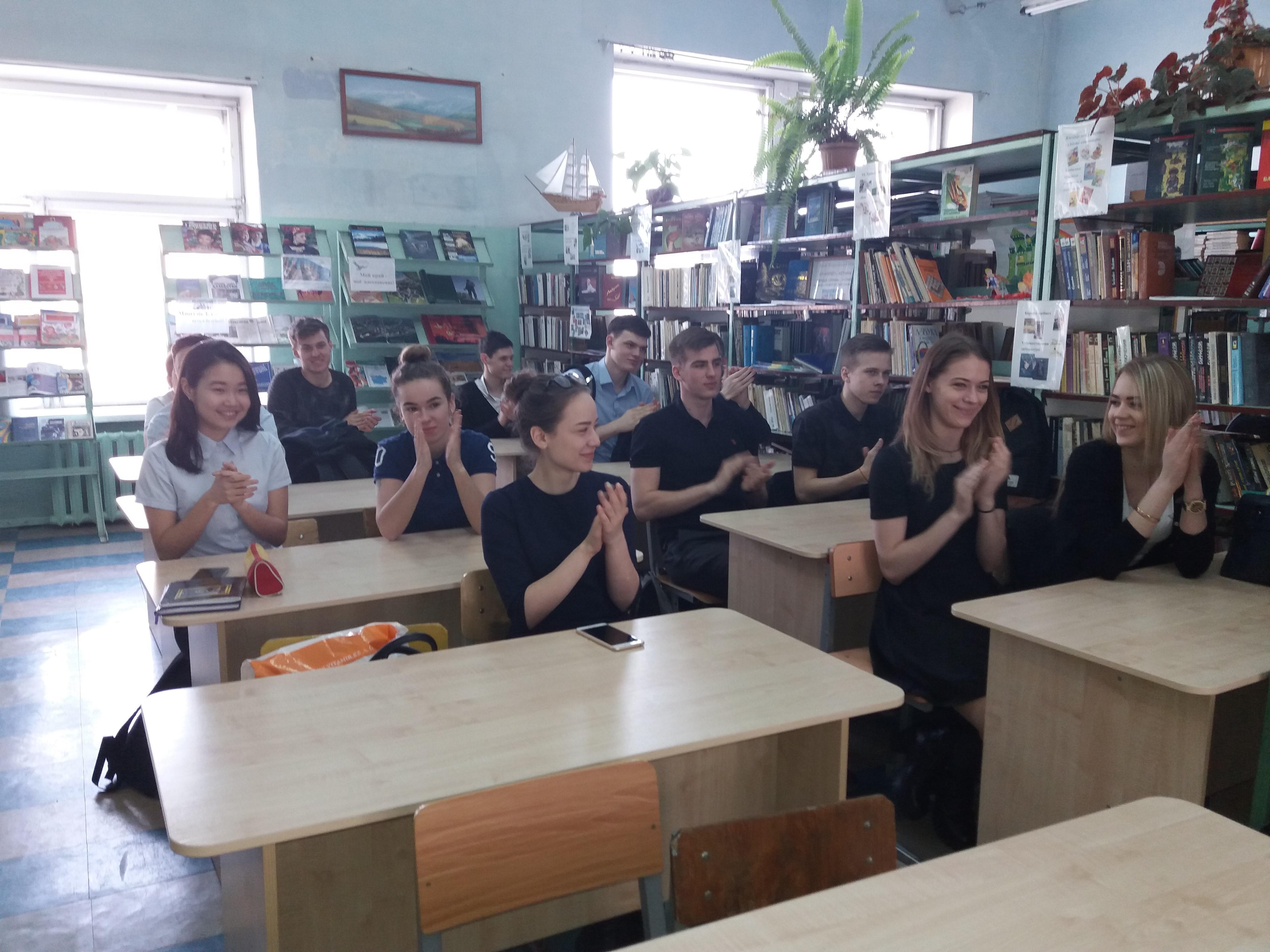 Встреча учащихся 11 "Б" класса с представителем Восточно-Казахстанского областного филиала партии «Нур Отан»