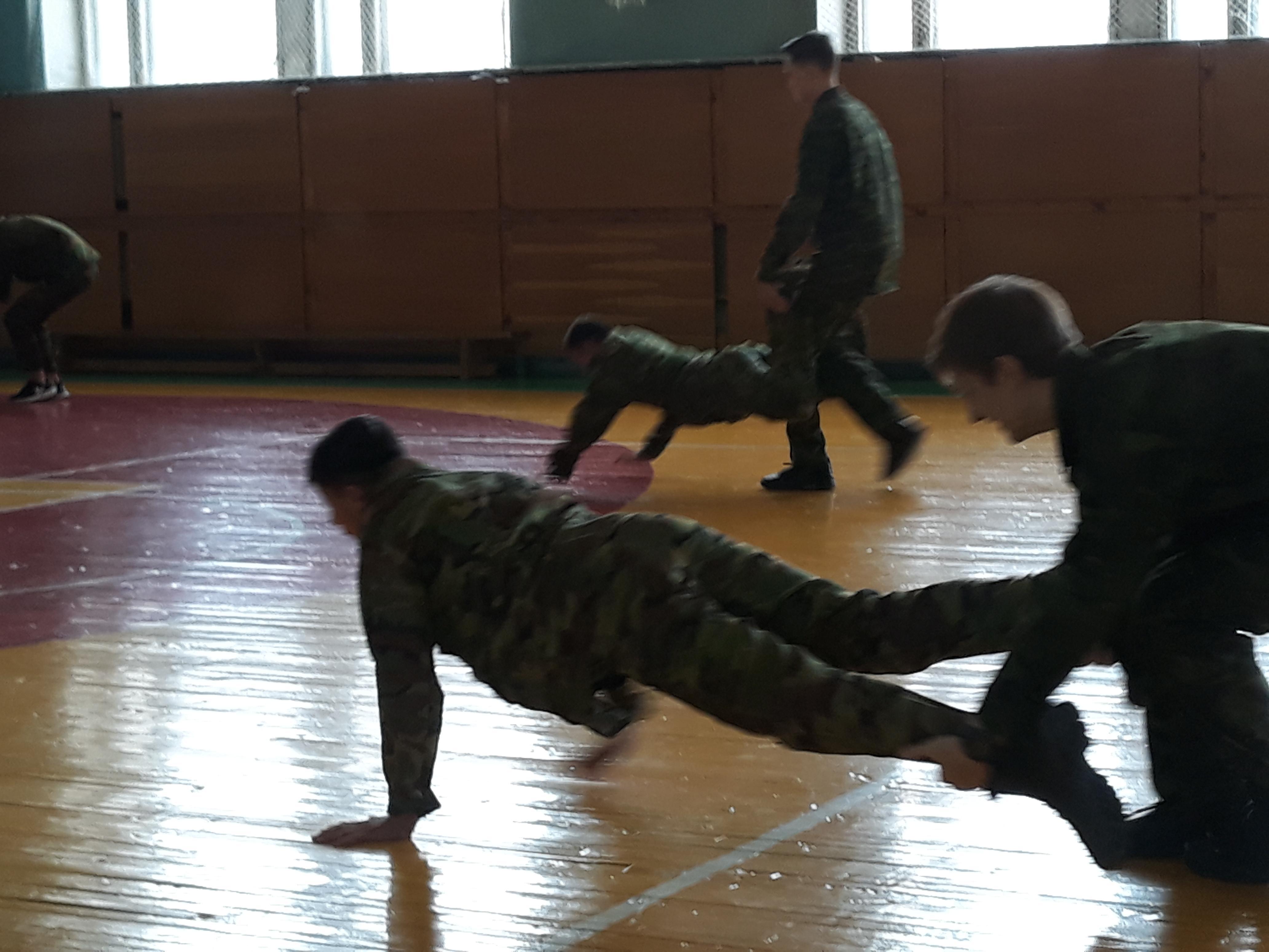 Военно - спортивное состязание 10 - 11 -х классов